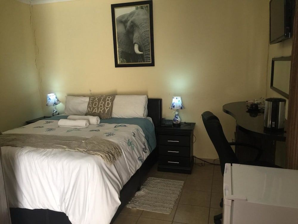 Pale Bohemia Bed and Breakfast Double Room, 1 Queen Bed