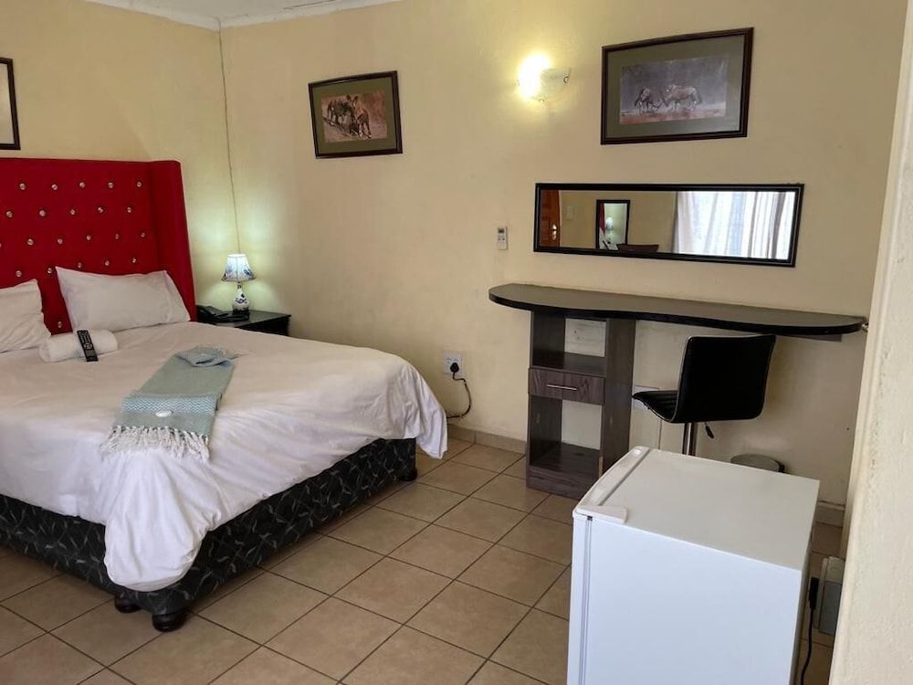 Pale Bohemia Bed and Breakfast Double Room, 1 Queen Bed 11