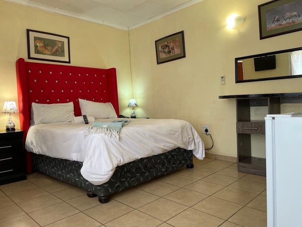 Pale Bohemia Bed and Breakfast Double Room, 1 Queen Bed 16