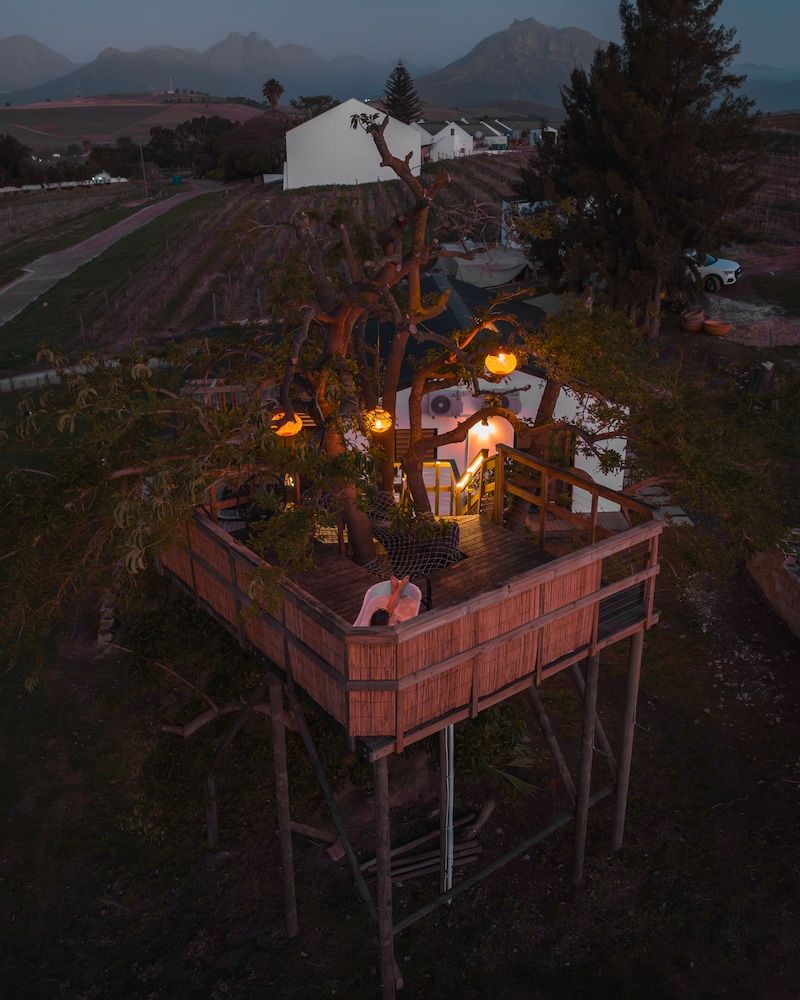 Deep Soaking Bathtub