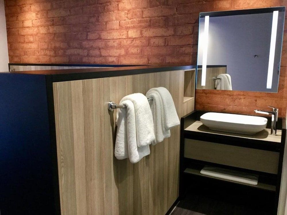 ONOMO Hotel Durban Standard Room, 1 Queen Bed 4