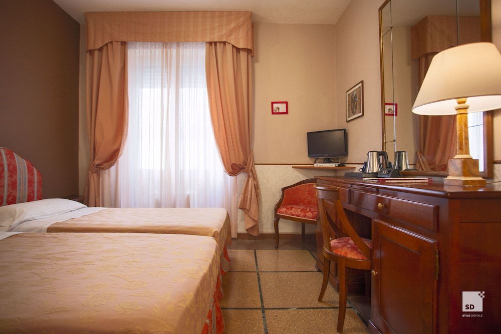 Hotel La Pace Economy Room 7