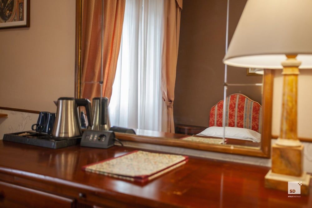 Hotel La Pace Economy Room 32