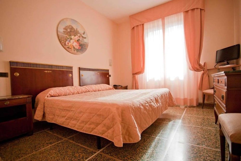 Hotel La Pace Economy Room 13