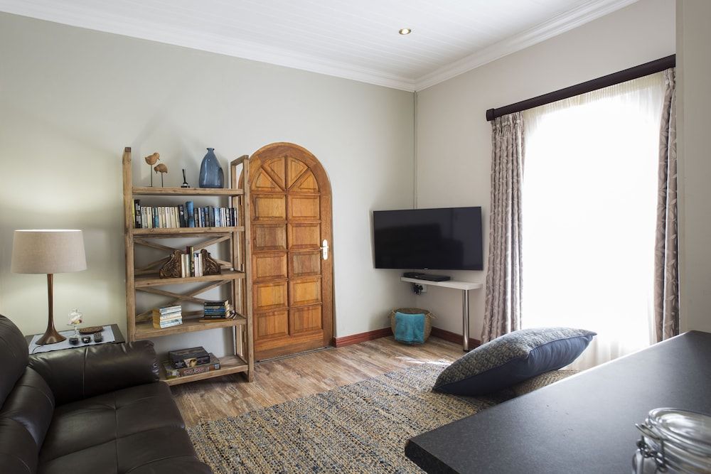 The Browns' Luxury Guest Suites Premium Suite, 1 Bedroom 5