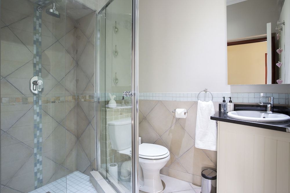 The Browns' Luxury Guest Suites Premium Suite, 1 Bedroom 3