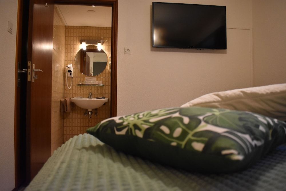 Hotel Atlanta Classic Double or Twin Room 7