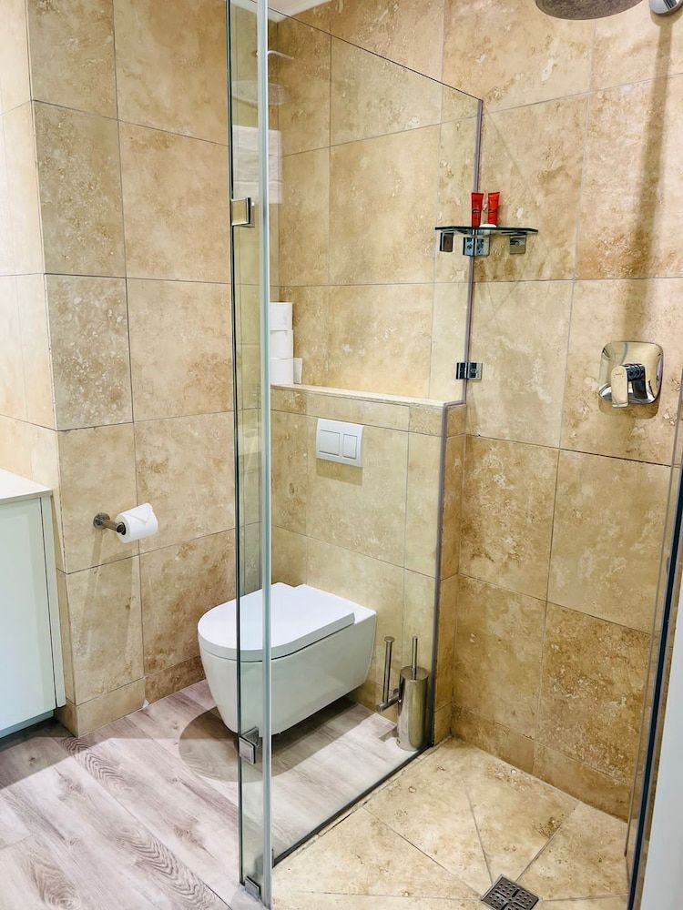 One Bedroom Premier 2