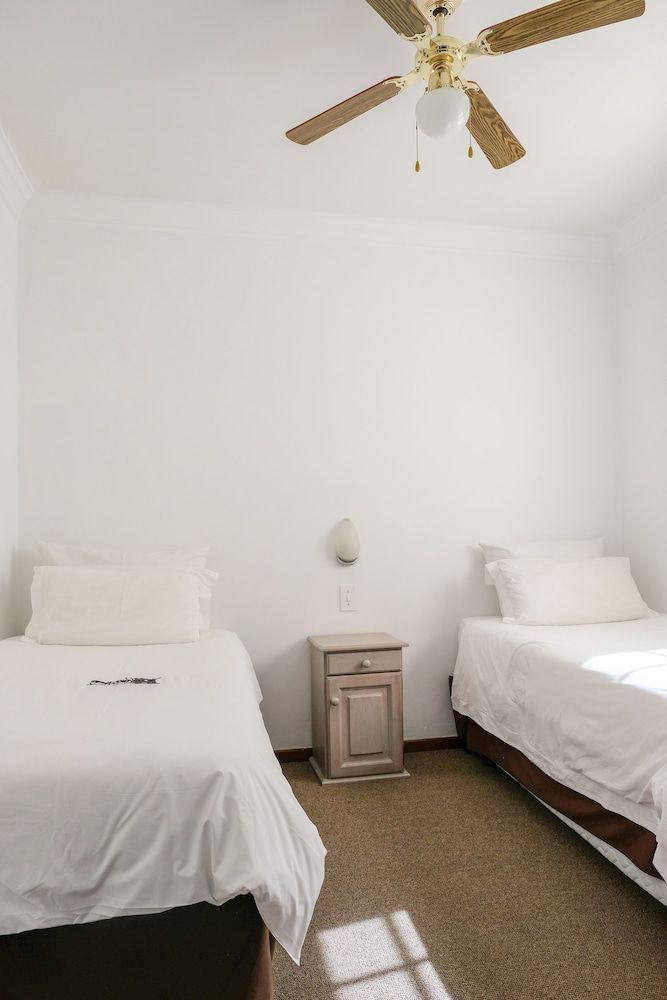 Houw Hoek Hotel Double & 3 Single Beds Interleading Room 3