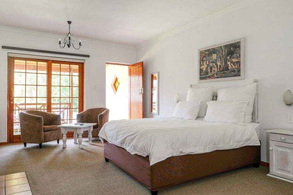 Houw Hoek Hotel Double with Single Bed Open Plan Room