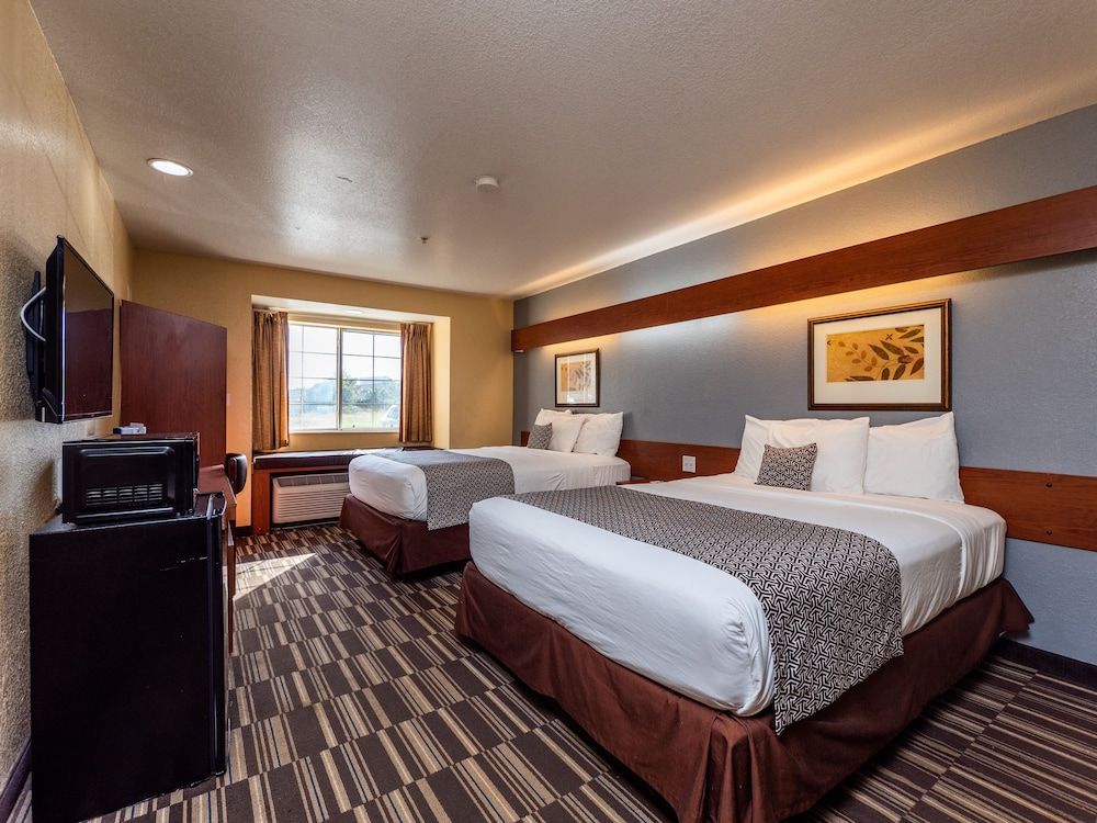 Room, 2 Queen Beds, Accessible, Non Smoking (Mobility/Hearing/Roll-In Shower)