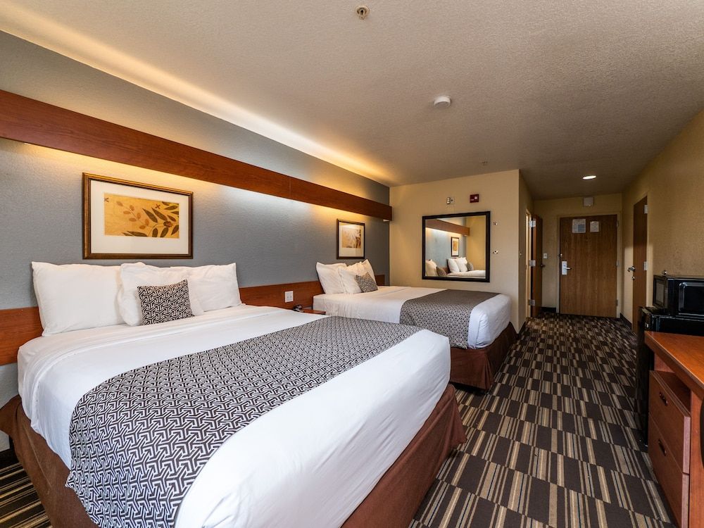 Room, 2 Queen Beds, Accessible, Non Smoking (Mobility/Hearing/Roll-In Shower)