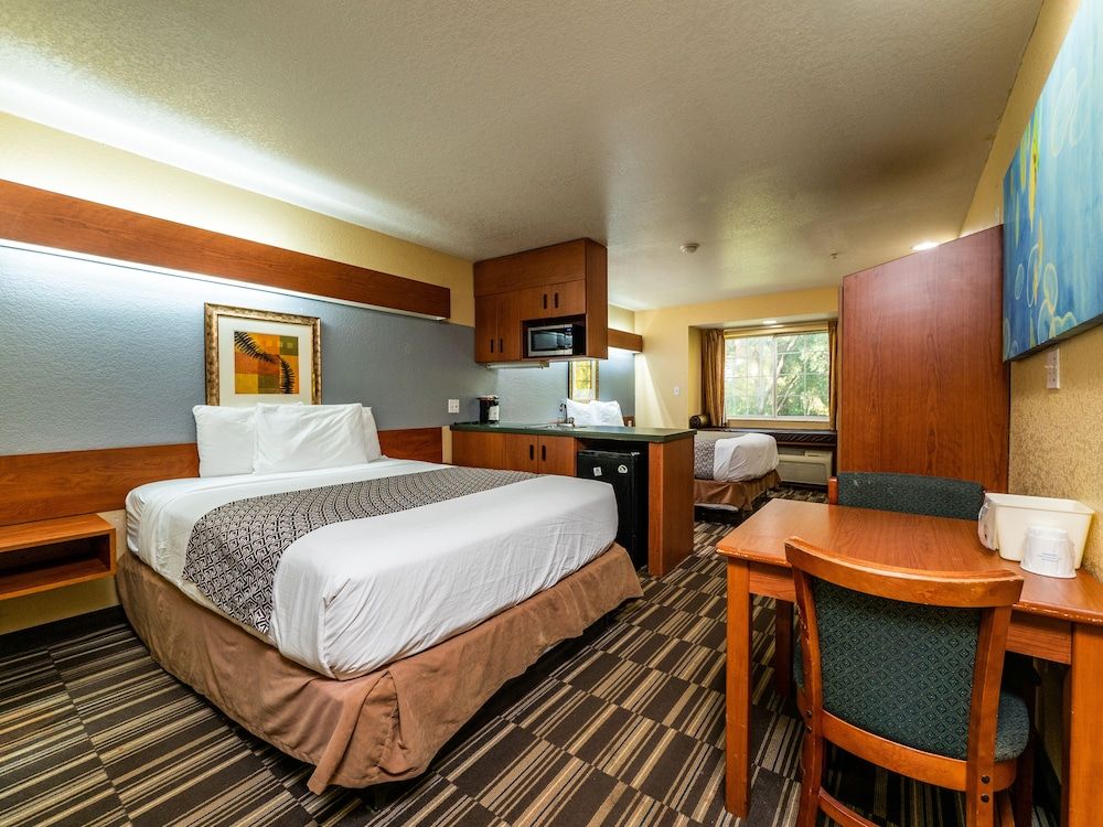 Studio Suite, 2 Queen Beds, Non Smoking (No Pets)