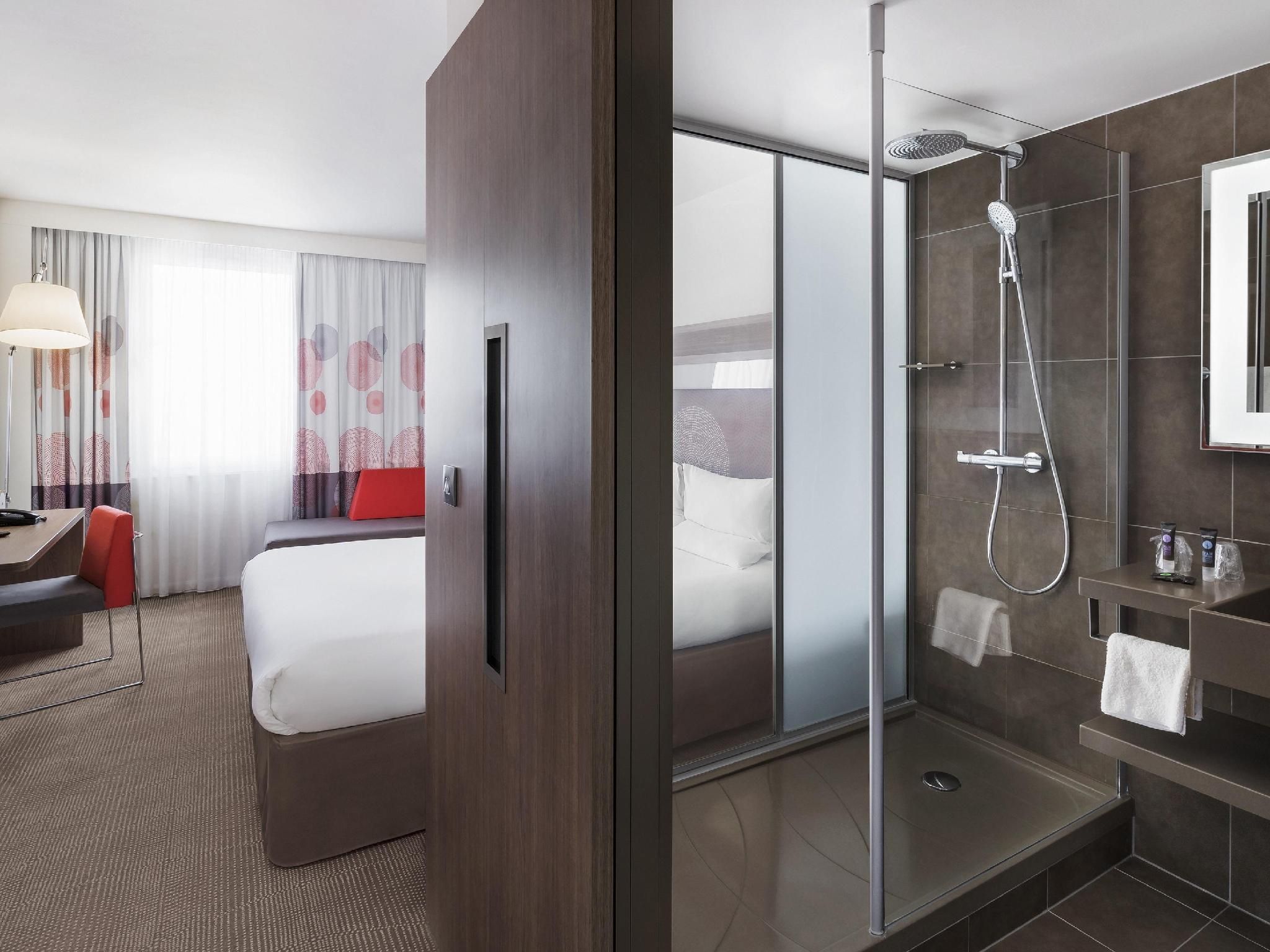 undefined Novotel London ExCeL 8