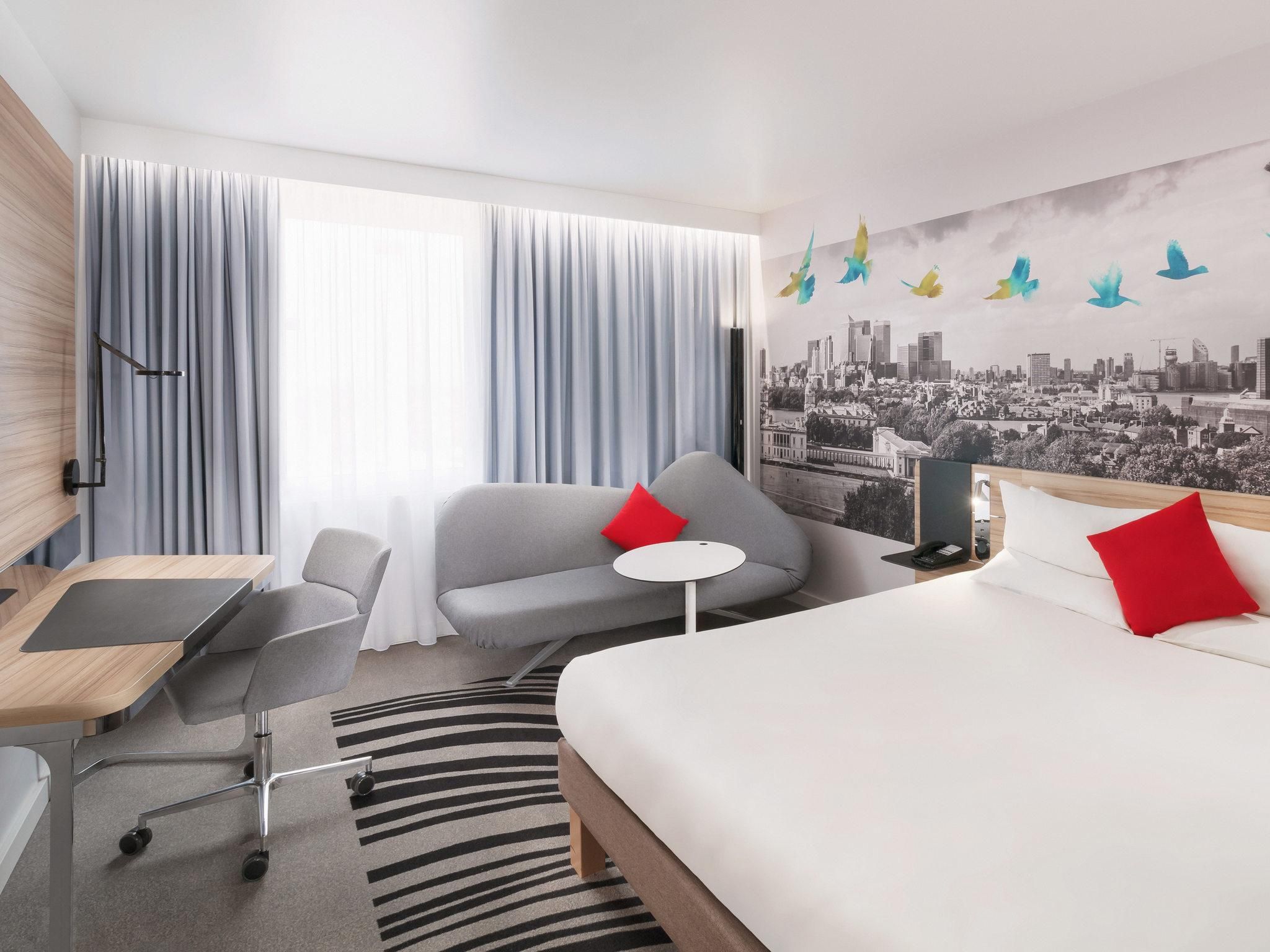 Executive Premium Room with queen-size bed