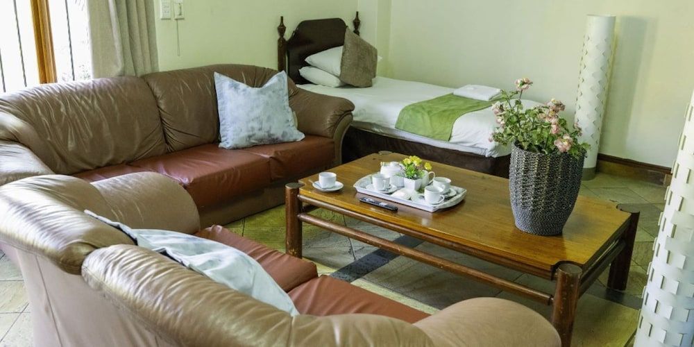 Guinea Fowl self-catering cottage