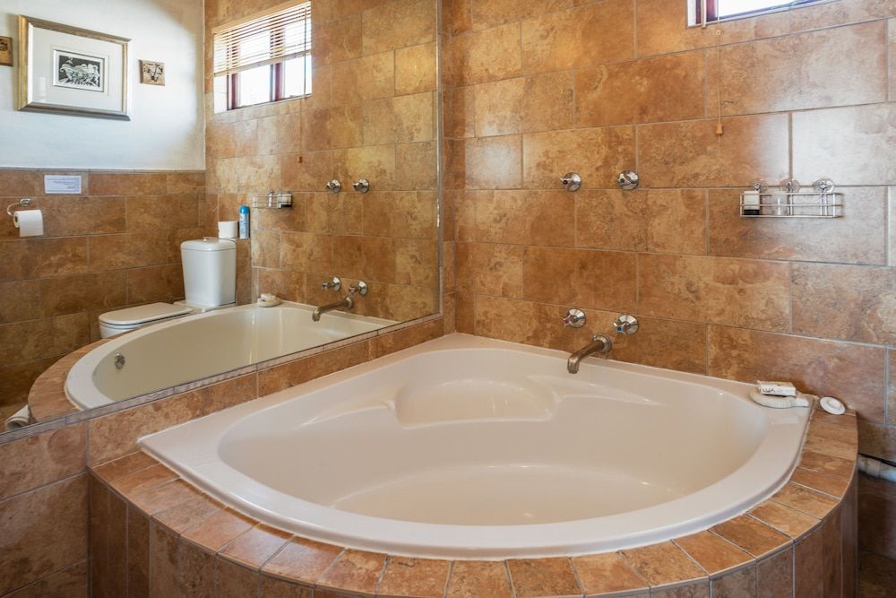 Stadium Guest House Bay Window Studio Apartment with balcony 5