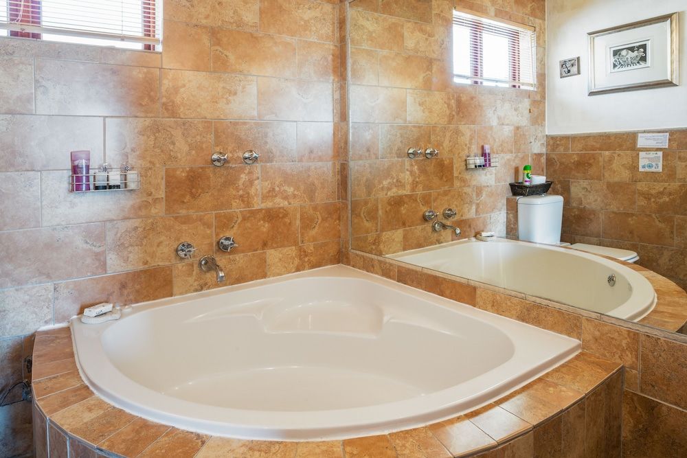 Stadium Guest House Large Balcony Studio Apartment 5