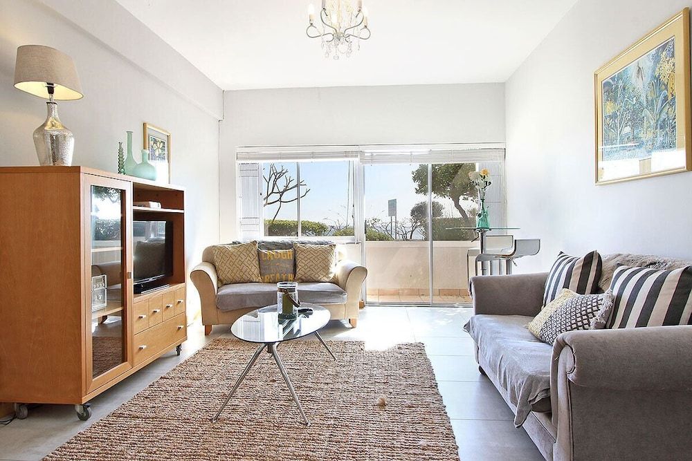 Edward Court 1 Bedroom Sea Facing Apartment, 1 Bedroom, Ocean View 5