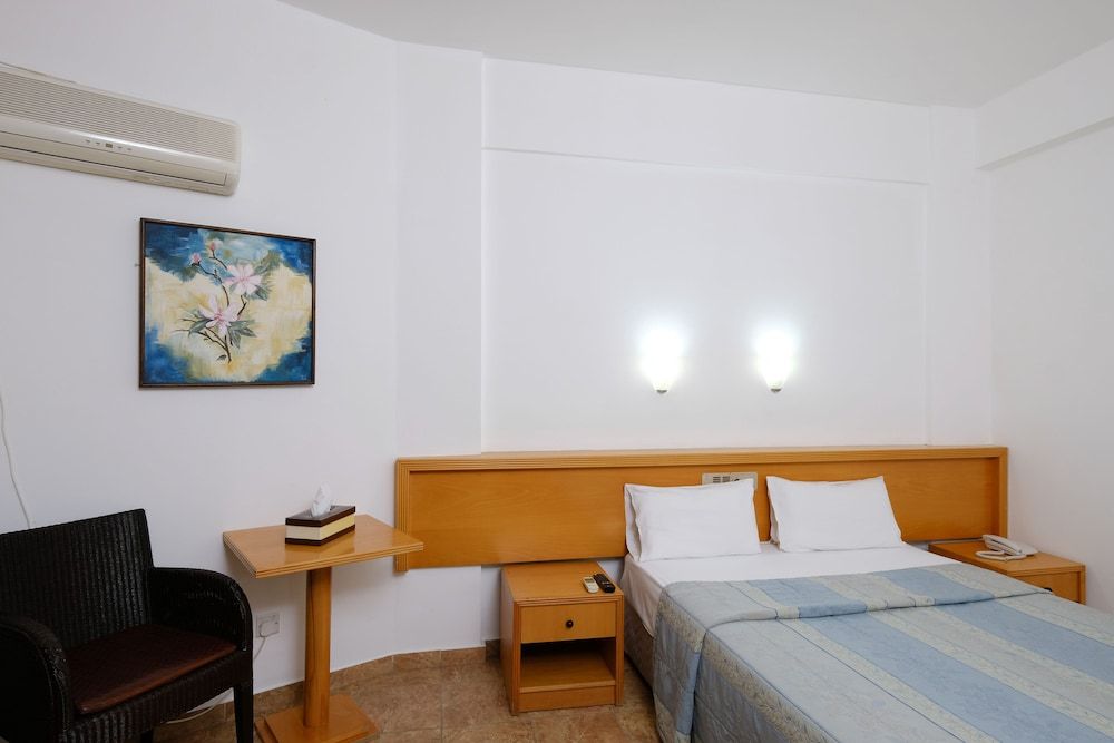 undefined Flamingo Beach Hotel 3