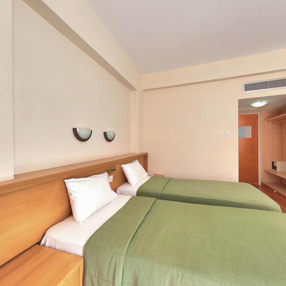 undefined Flamingo Beach Hotel 6