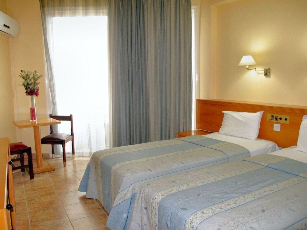 undefined Flamingo Beach Hotel 2