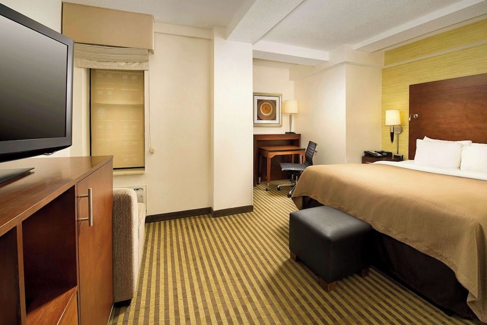 undefined Comfort Inn Downtown DC/Convention Center 4