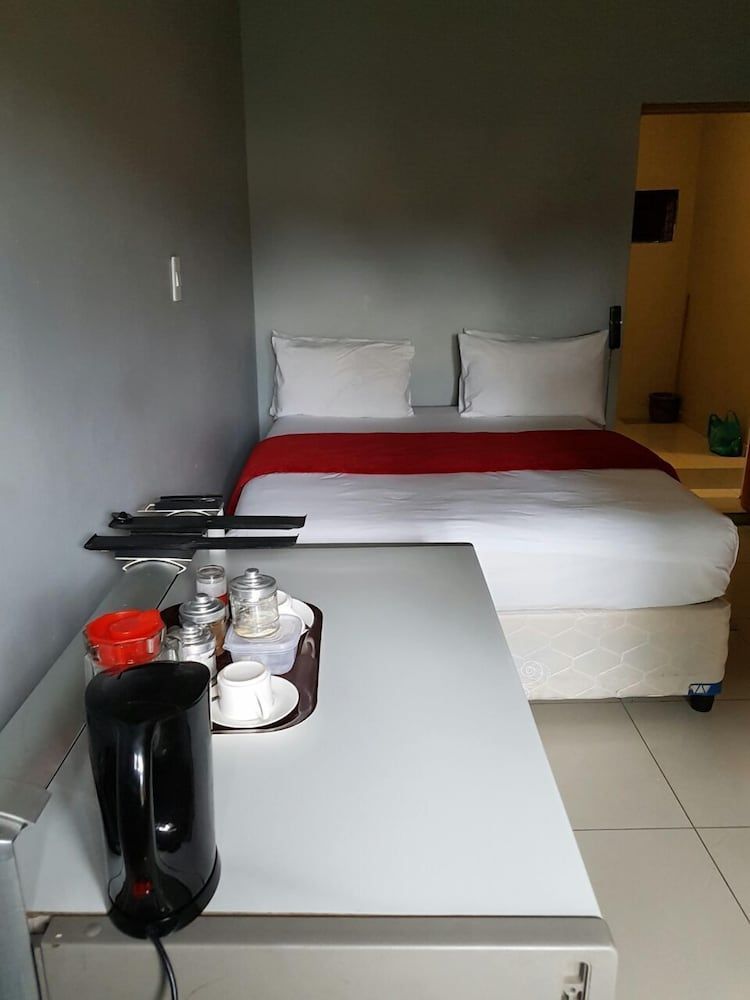 Superior Suite, 1 King Bed, Refrigerator
