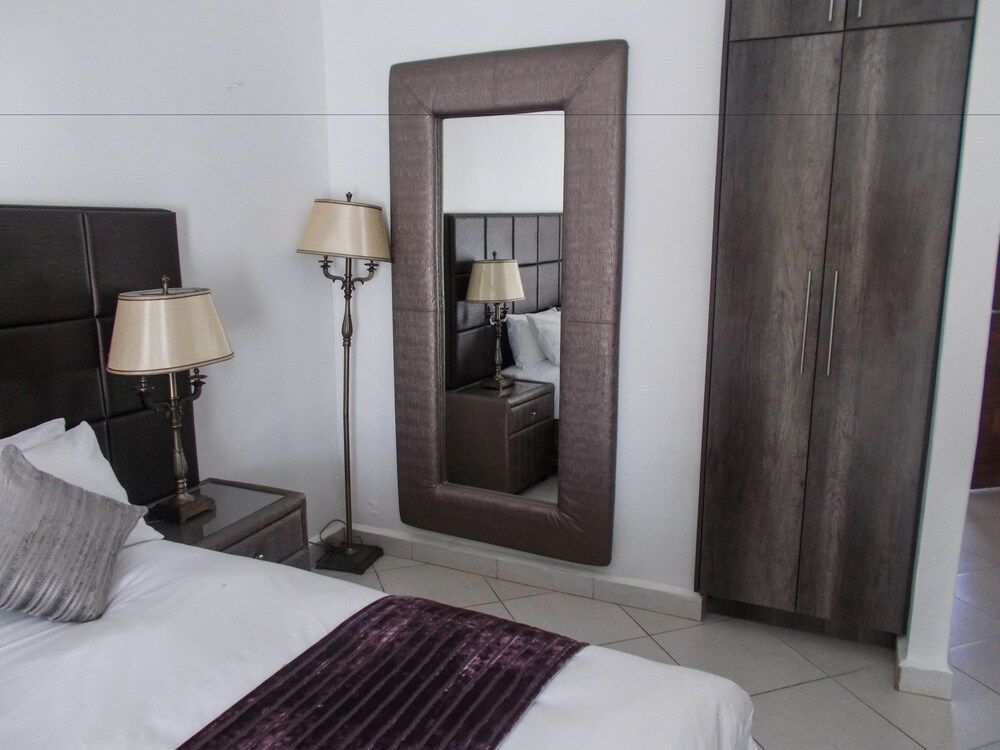 undefined Tecla Hotel 10