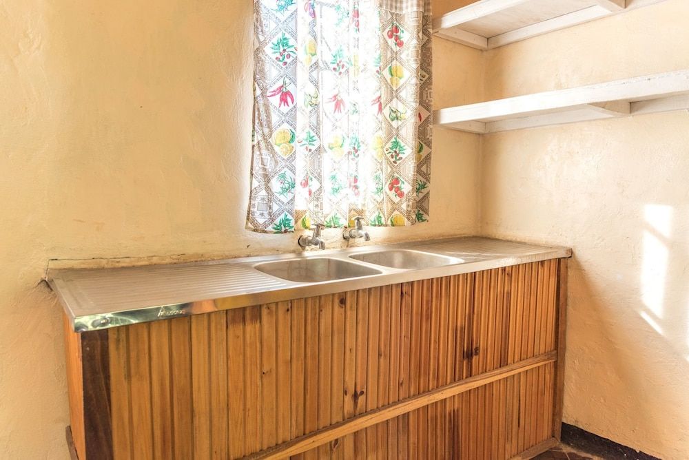 Okavango Lodge Deluxe Double Room, 1 Double Bed, Garden View 3