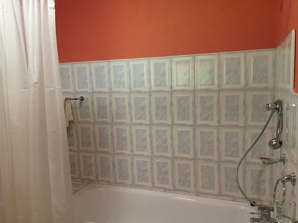 Divine Guest House Standard Double Room 8