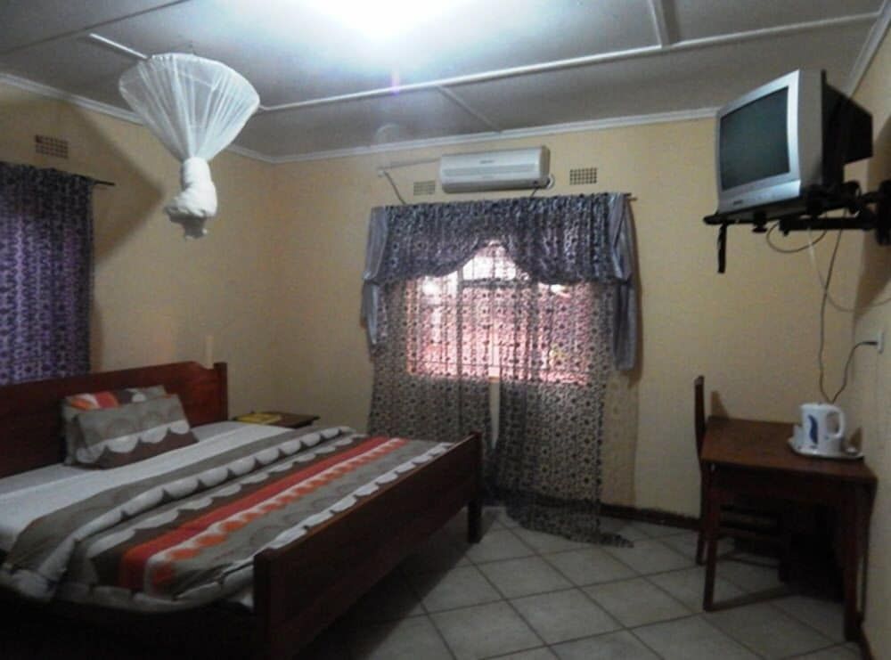 Kwesu Guest House Double or Twin Room 4
