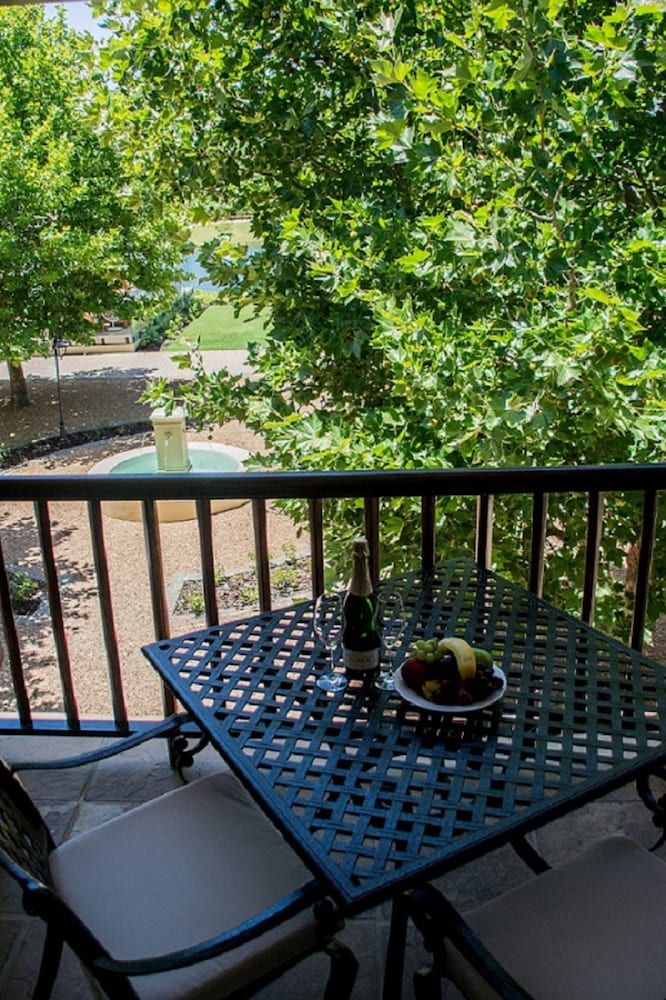 Asara Wine Estate & Hotel Luxury Suite, 1 Bedroom, Terrace, Courtyard View 4