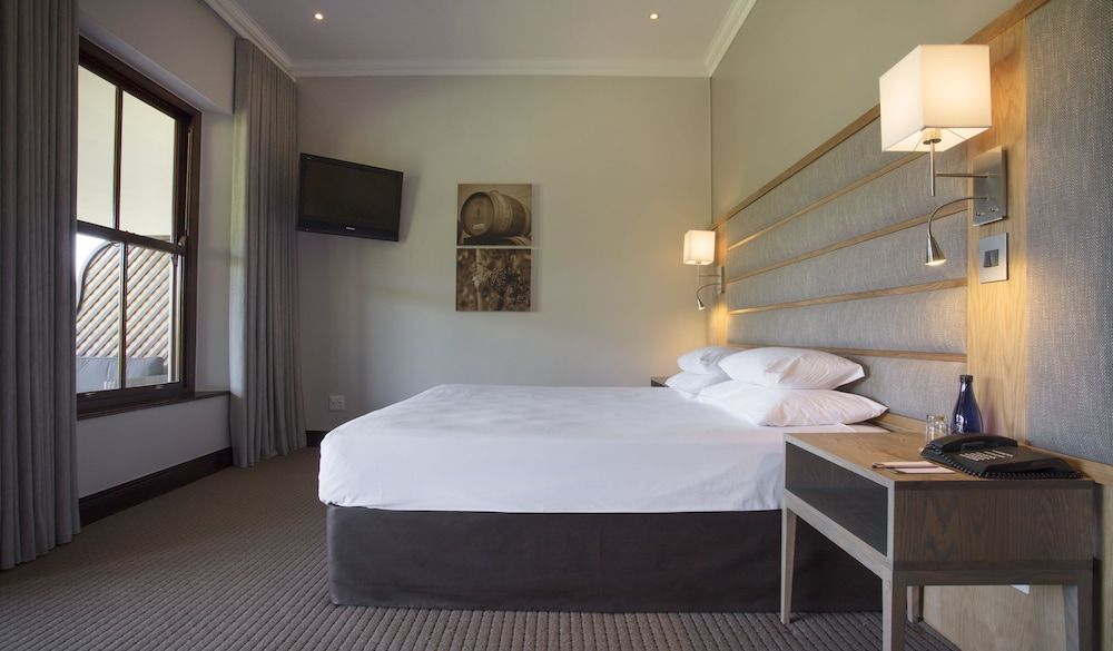 Asara Wine Estate & Hotel Deluxe Room 2