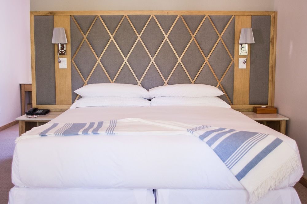 Asara Wine Estate & Hotel Luxury Suite, 1 Bedroom, Terrace, Courtyard View 2