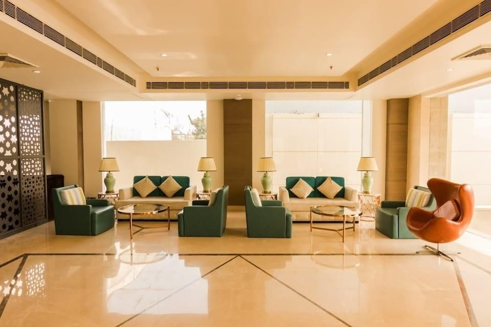 Amara Gateway Hotel Deluxe Room 7