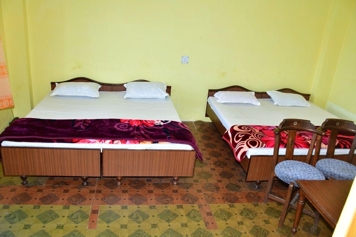 Gaurav Resort