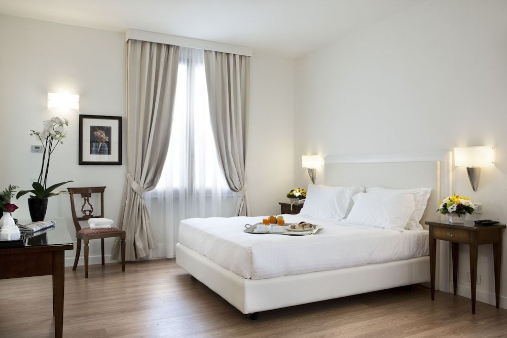 undefined Hotel Italia 5