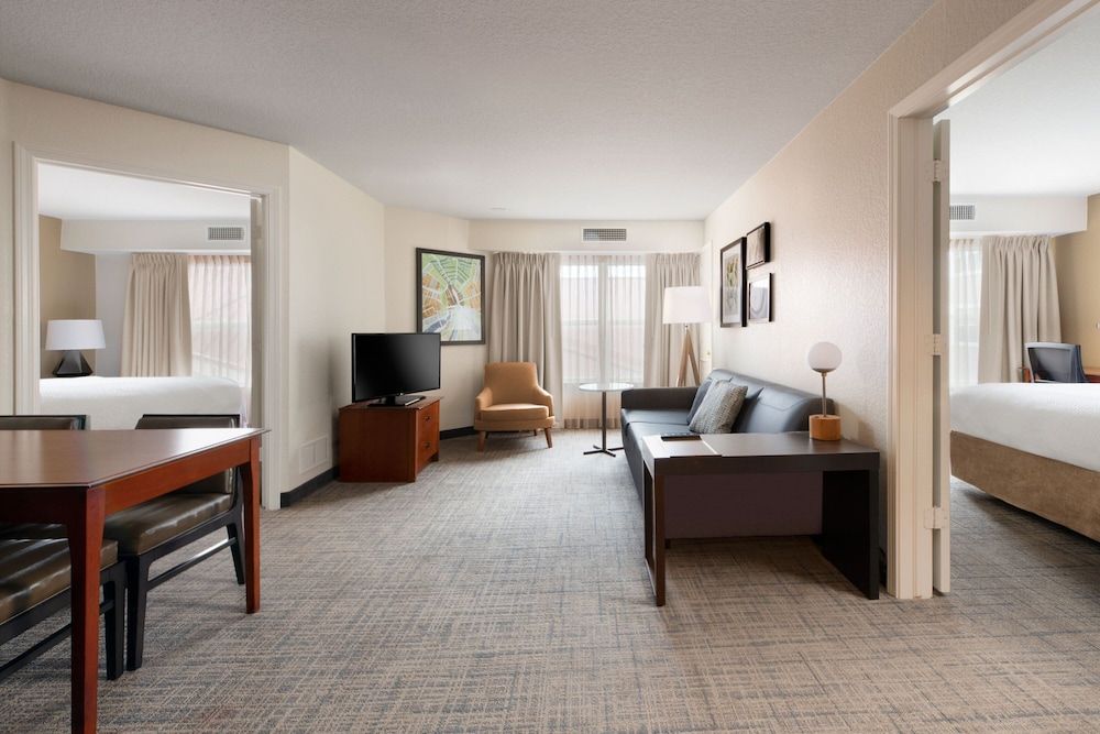 Suite, 2 Bedrooms (Hearing Accessible)