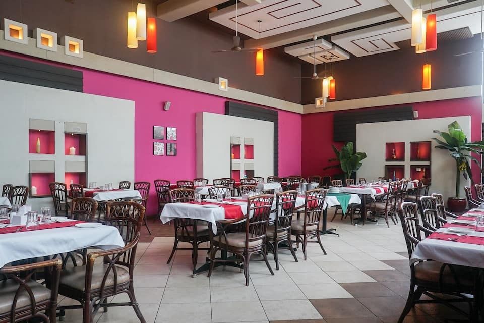 Food & Dining