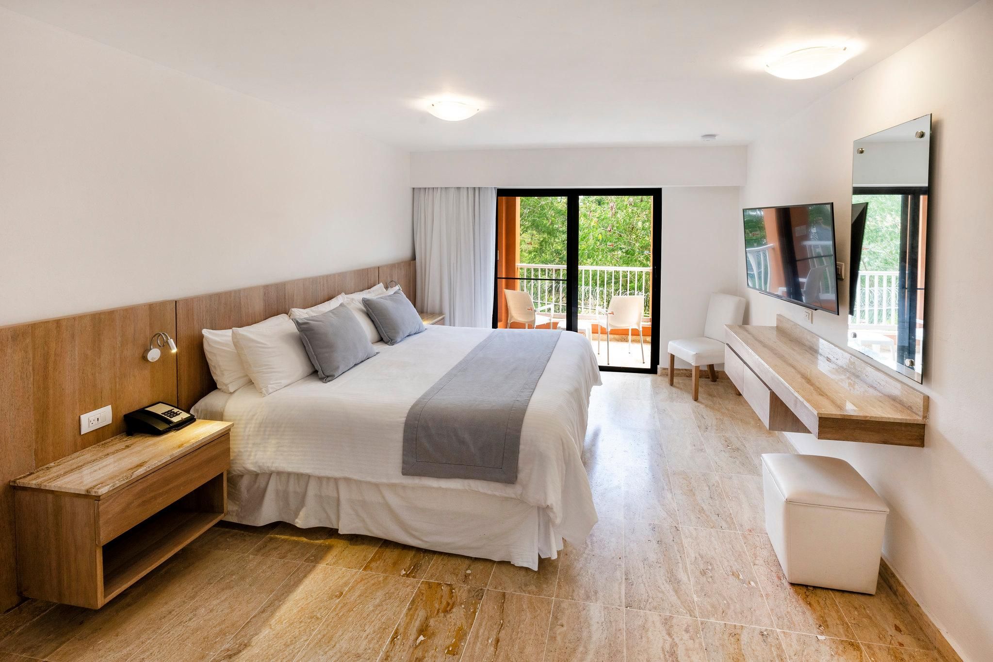 Superior Plus, 1 King Bed, Non-Smoking