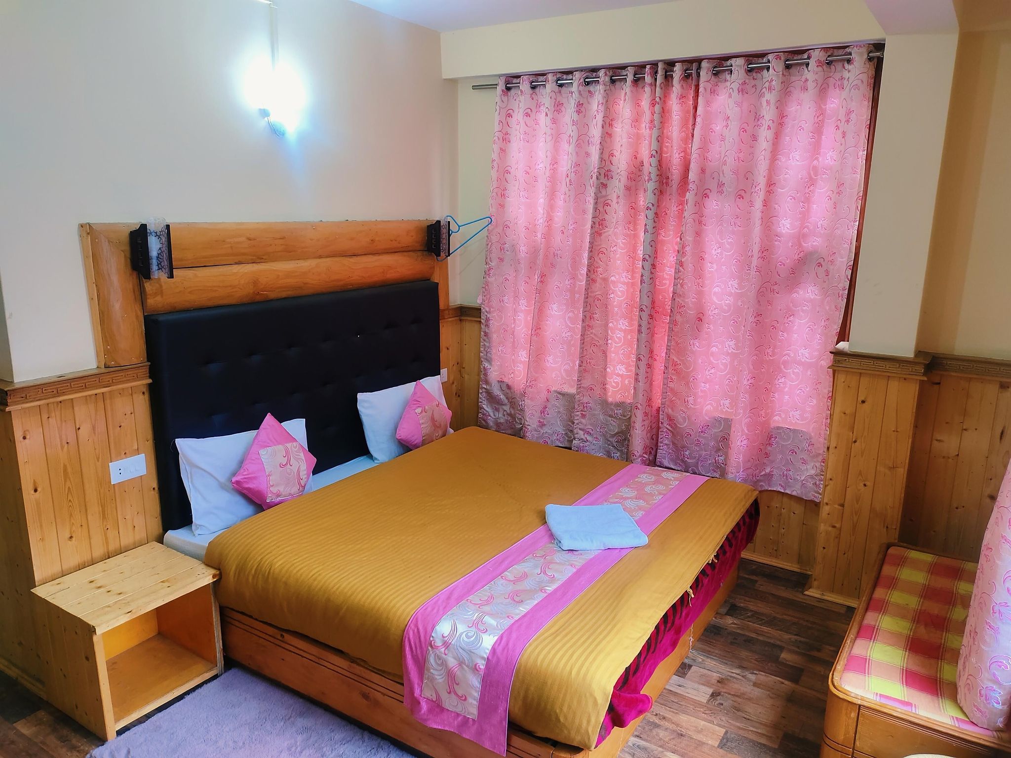 Rufina Blue Pine Super Deluxe Room 13