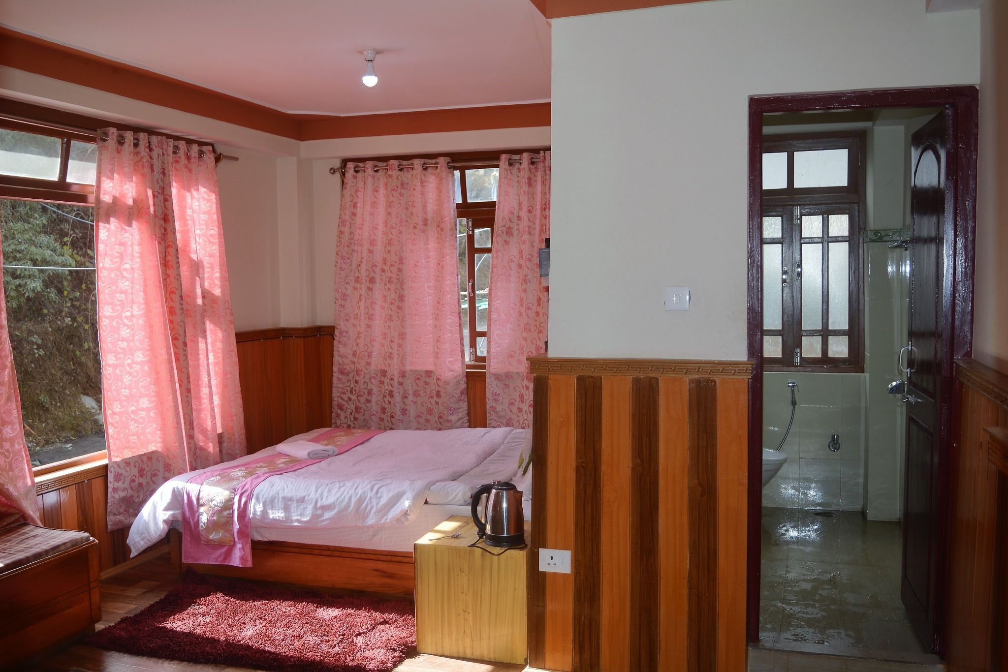 Rufina Blue Pine Super Deluxe Room 10