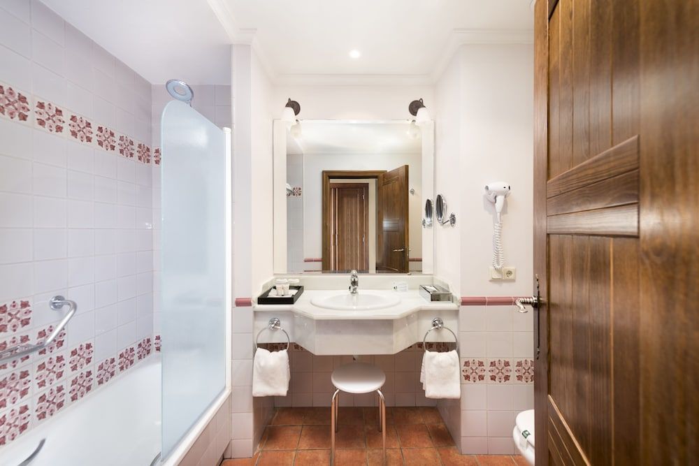 Hotel Fuerte Conil-Resort Double or Twin Room, Partial Sea View (2 adults and 2 children) 2