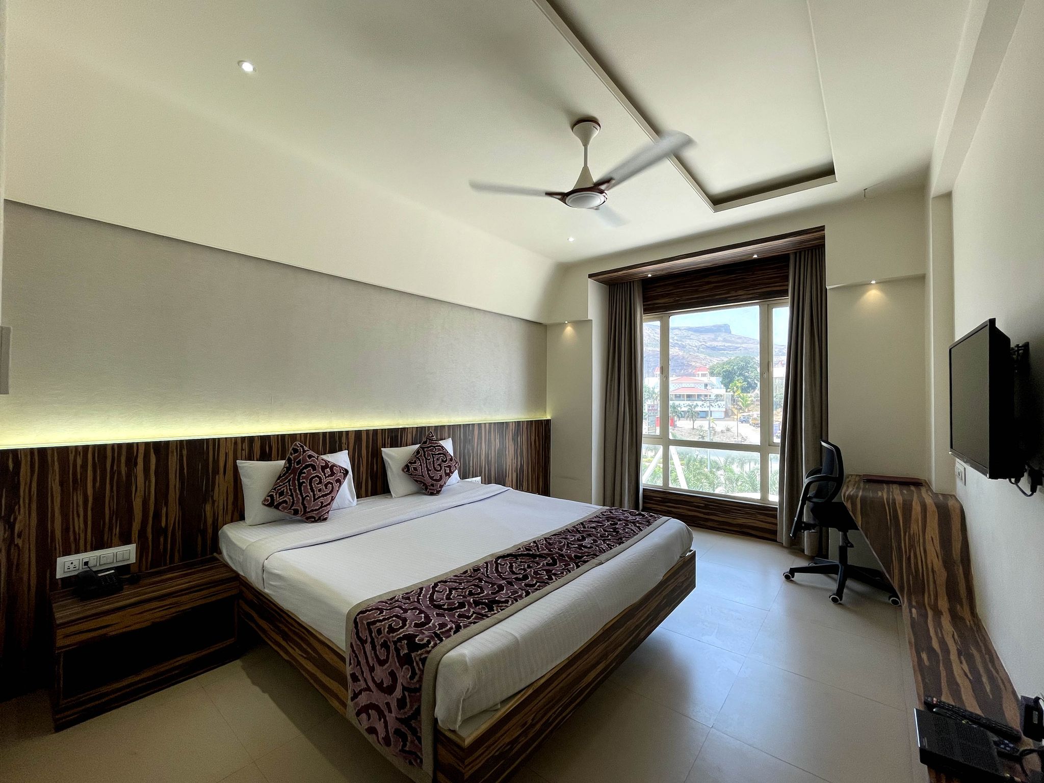 Hotel Grand Parivar Standard