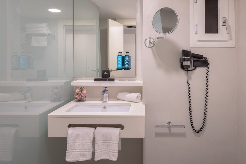 Hotel Calipolis Standard Double Room Single Use 5