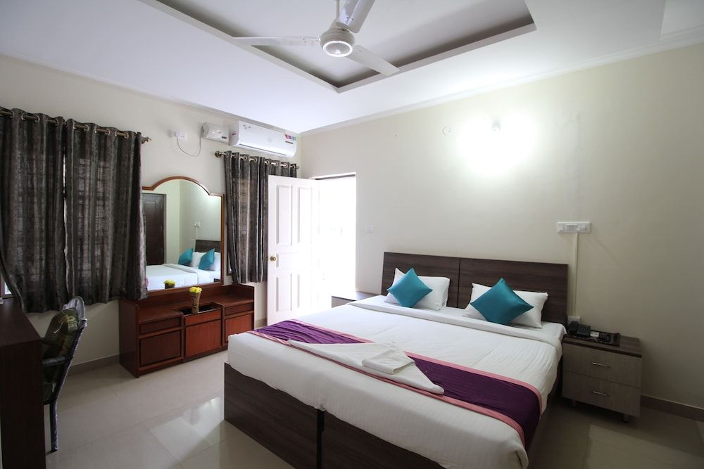 undefined White Feather Hotel 5