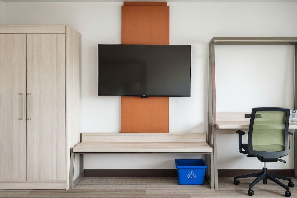 Standard Room, 1 Queen Bed