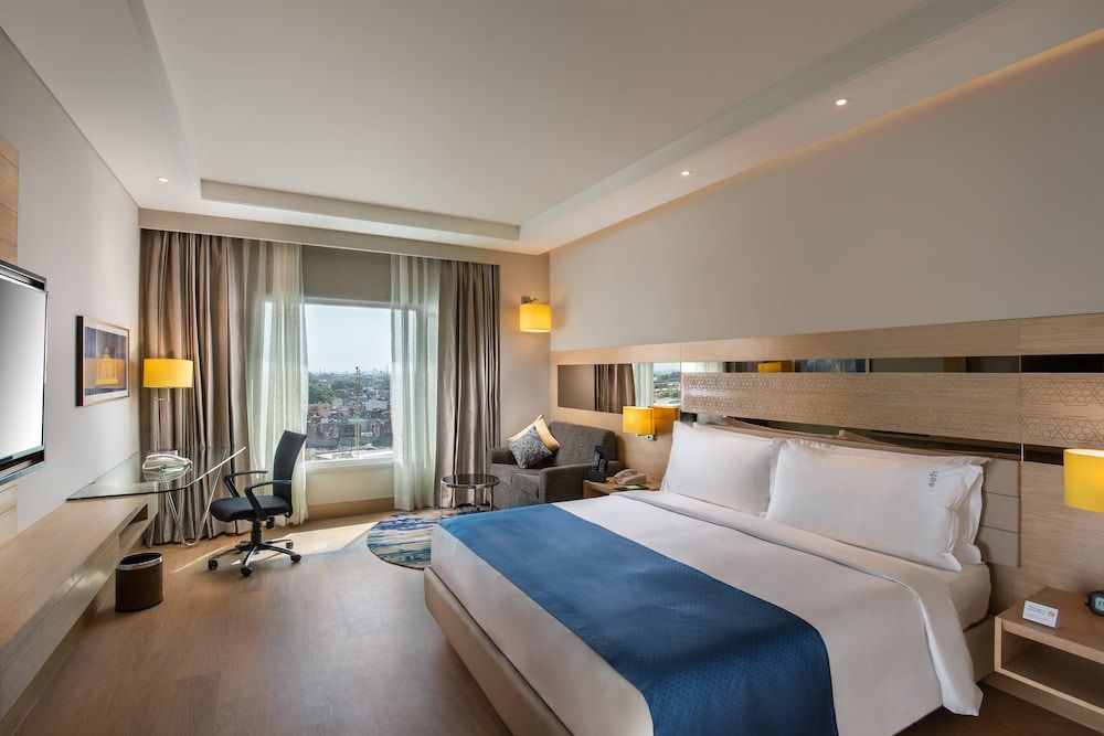Holiday Inn Agra MG Road, an IHG Hotel Premium Room, 2 Twin Beds 2