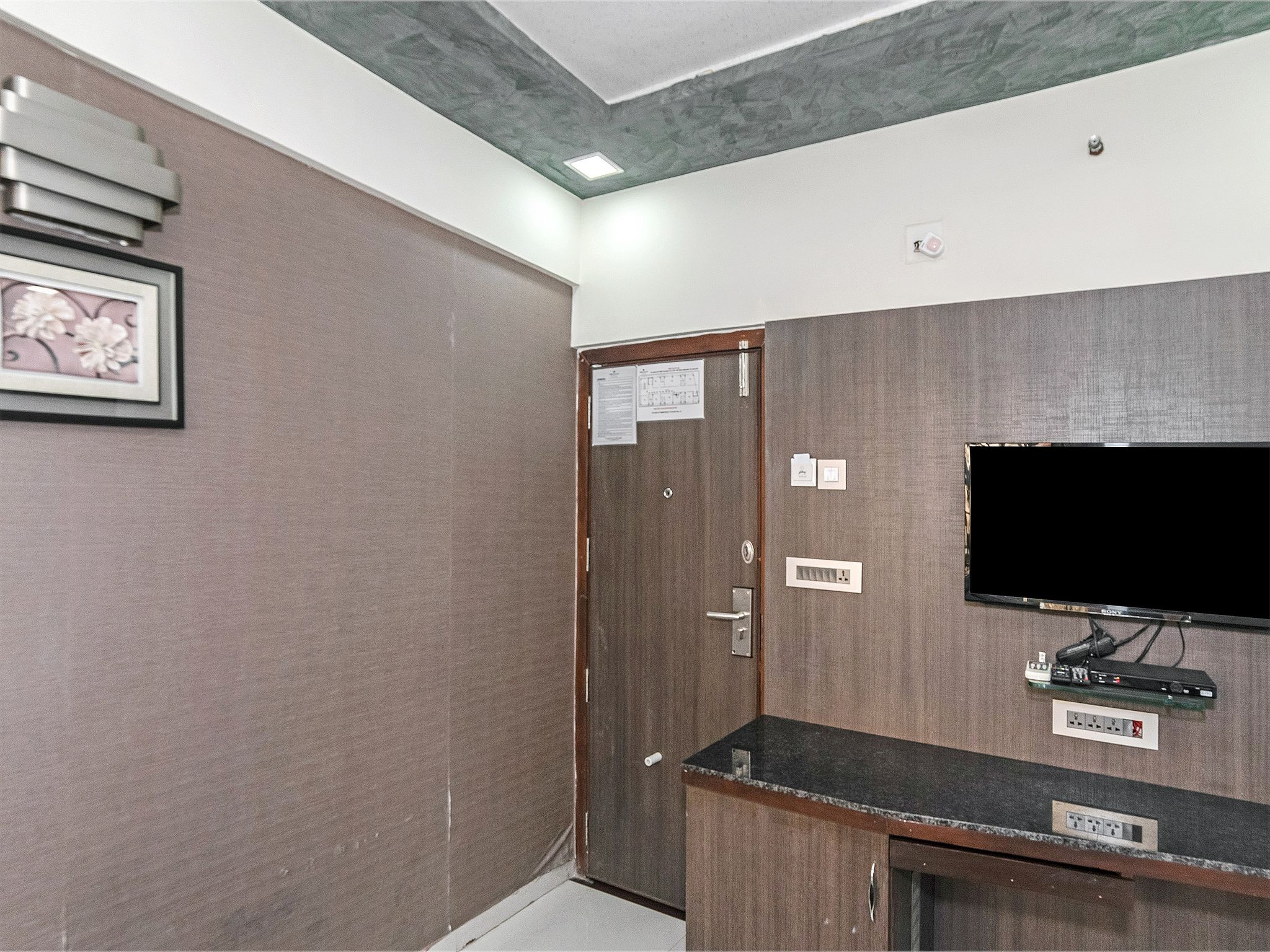 Hotel Kohinoor Plaza Deluxe Room 16